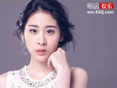 张碧晨春节有女儿作陪，母女俩放烟花画面温馨华晨宇今年被各大卫