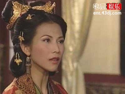 张晋和蔡少芬甩开三娃，庆祝结婚12周年甜蜜合影