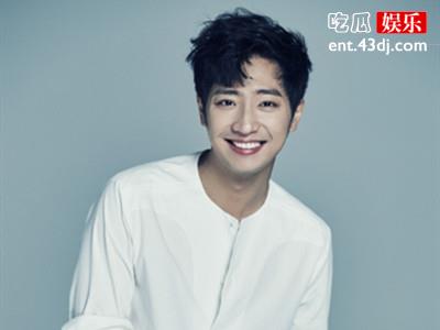 演员李相烨官宣恋情，将于明年3月举办婚礼
