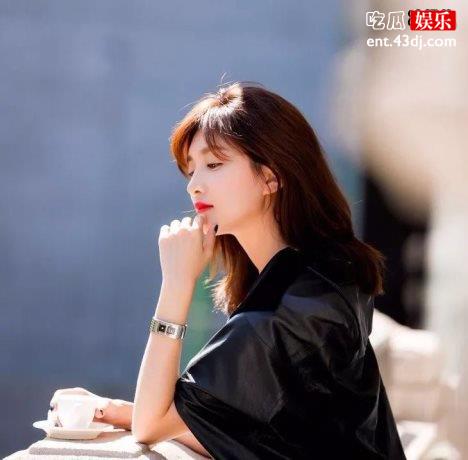 江疏影与普通追星女孩一样，将偶像作为手机屏保直言有女团梦