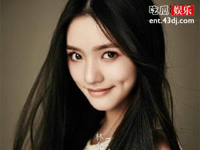 林允颜值高、演技好，一母同胞的哥哥长得怎么样呢？