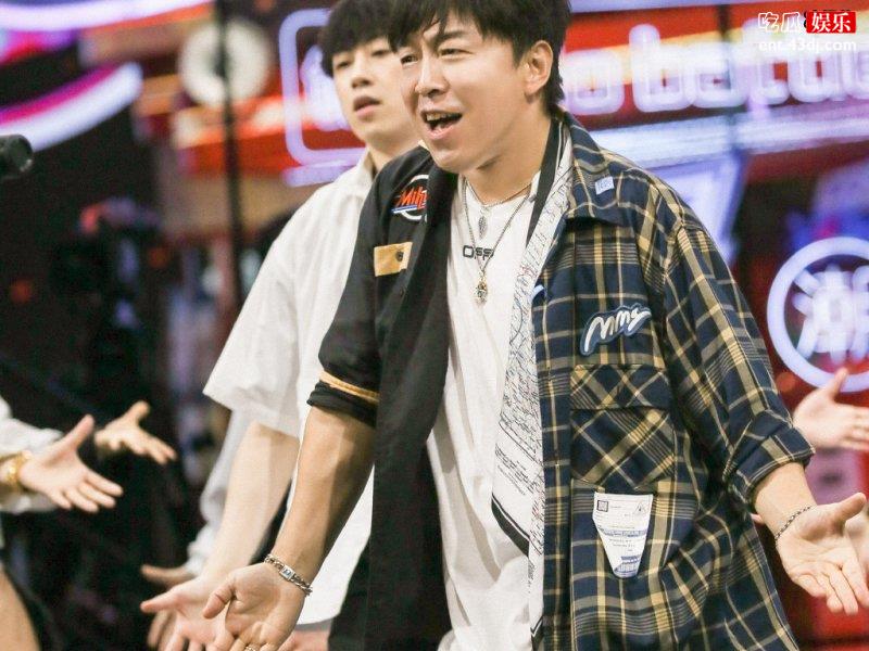 黄渤和黄磊相爱相杀，明星互怼成影片中彩蛋