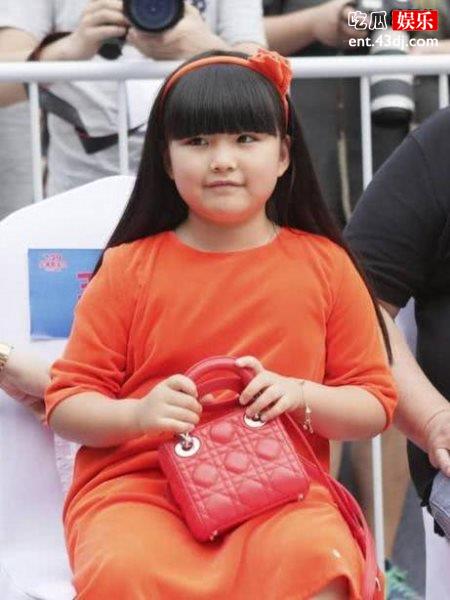 王诗龄是一个很厉害的女孩子，没想到会画画和书法