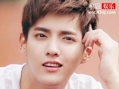吴亦凡小怡同学早已分手！ 现女友被曝还是网红？