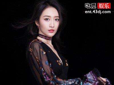 王鸥三番五次遭催婚，与家人关系疏离同母异父姐妹当然不亲