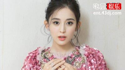 了解下古力娜扎的私服穿搭，简直不要太时尚快抱走美扎！