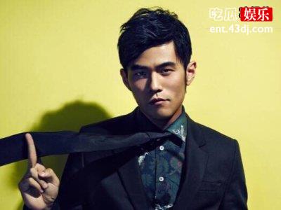 周杰伦公开晒出和儿子合照，五官清秀长相和昆凌很相似