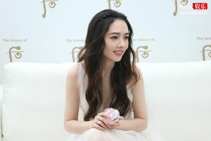 郭碧婷与向佐的婚姻，明明是三人行向佐却似乎是一个透明人