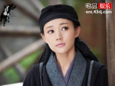 李一桐自曝整容搭档陈建斌出演恋人，直播间与刘涛比美