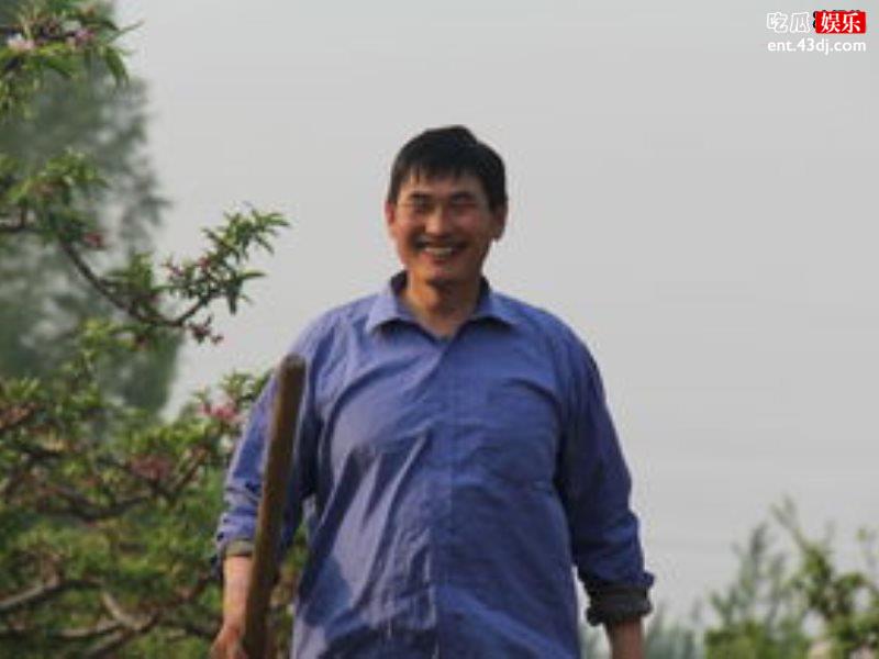 朱之文并非普通农民歌手，这三重身份曝光让人惊讶