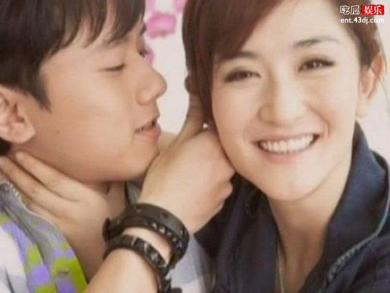 张杰谢娜双胞胎女儿近照曝光，红色长裙似公主又一个王诗龄？