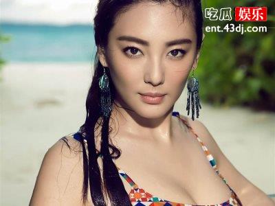 张雨绮剪八爪鱼被质疑蹭热度，脖子上的“摸金符”透露小心机