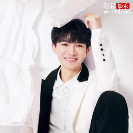 周深一曲达拉崩吧惊艳四座，宝藏男孩终于被发现