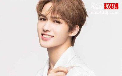 朱正廷吐槽狗狗时，谁注意张雨剑的表情这个反应有点大