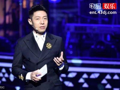 可正经的撒贝宁《主持人大赛》，掌控全场的他气宇不凡