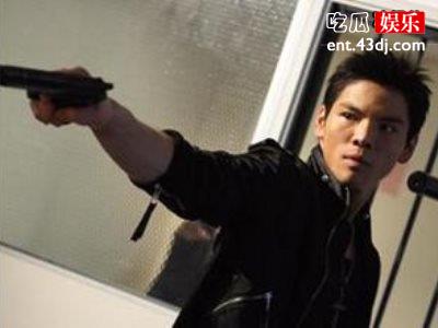 婚后家暴倾向展现？向佐做了什么事情让网友纷纷讨论他