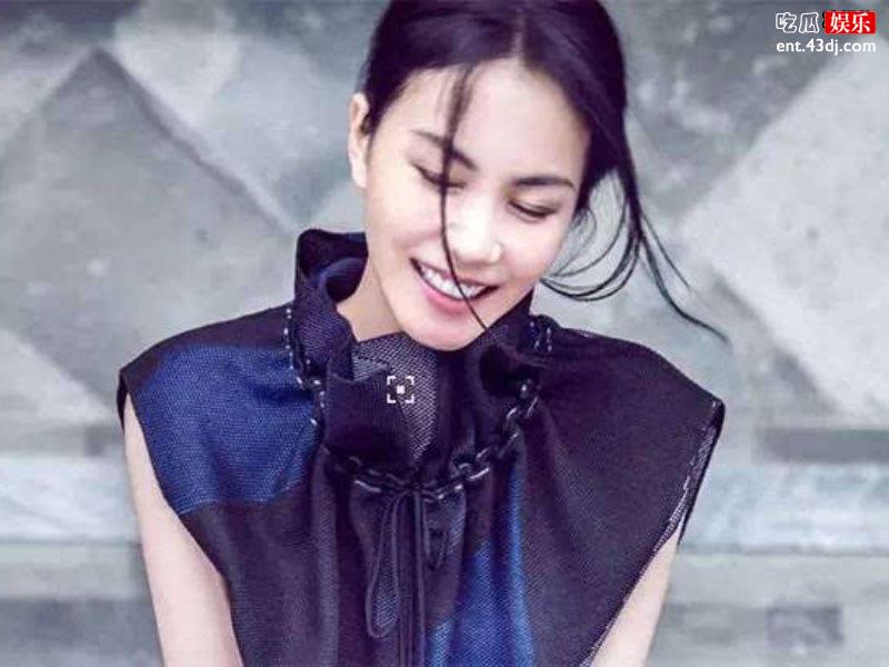 王菲女儿被质疑太过开放，喊话王菲管管你女儿让她多穿点