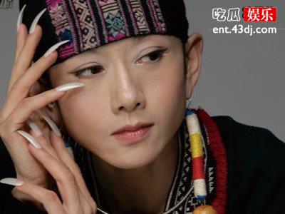杨丽萍庆生59大寿风姿依旧，抬手摘果子画面太美不敢细看