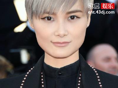为什么叫李宇春春哥? 粉丝：她就没有女性的一面！