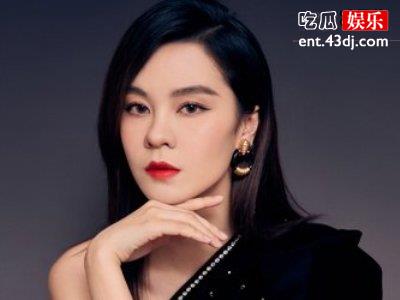 天生就对音乐非常的感兴趣，郁可唯在这方面真的是有天赋