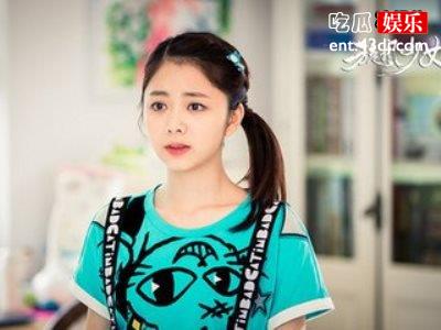 谭松韵上快本表演节目，全程又唱又跳谁注意她的腿部状态了
