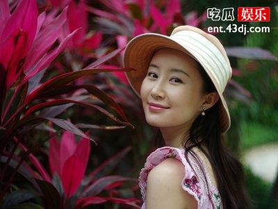 舒畅回归淡妆似少女，网友直呼好漂亮呀