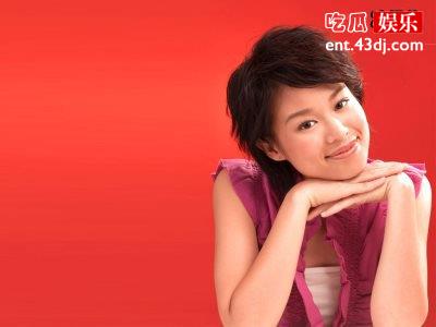 胡杏儿带娃日常，素颜出镜接地气老公直夸多功能妈妈