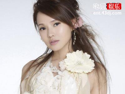 伊能静儿子穿女装影响妈妈，清空社交媒体内容妩媚照片疯狂流传