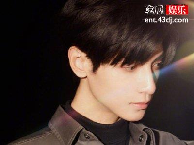 罗云熙古装剧来袭，《皓衣行》白衣少年夺人眼网友：坐等追剧
