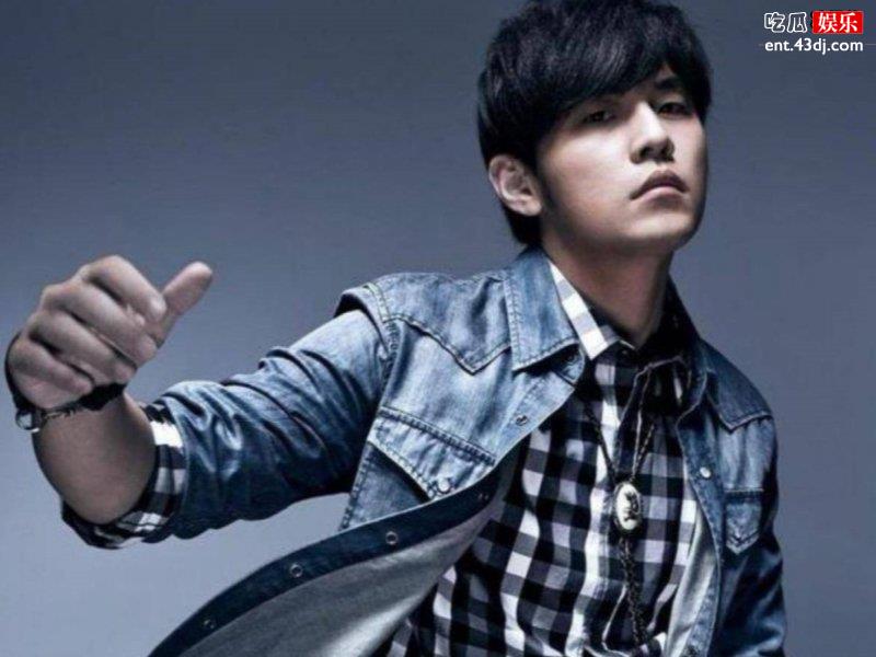 周杰伦林俊杰罕见同框，白衣天使演唱会众星云集看点十足