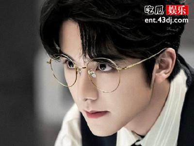 张新成费渡路透照被曝， 被夸很贴合角色这气质太绝了