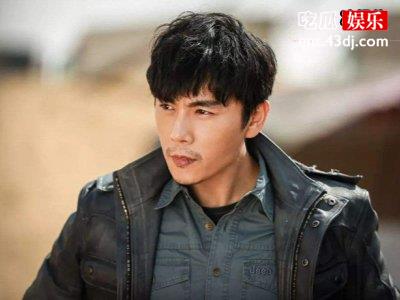 秦昊在《隐秘的角落》之前，其实拿过众多奖项演技无愧影帝之称