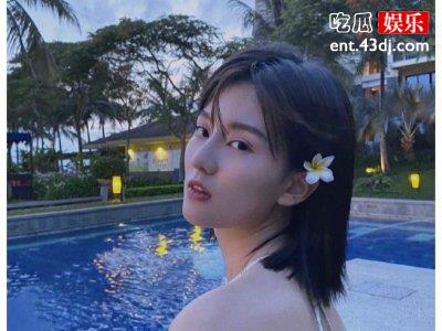 乔欣在社交平台晒照为经纪人庆生，两人的关系如亲人一般好