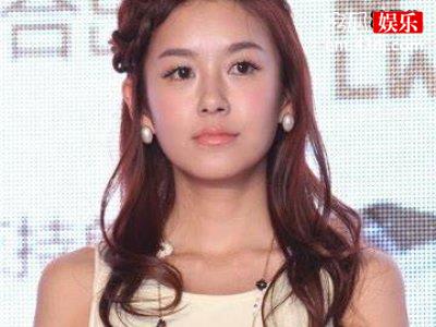 张子萱晒二胎照片，女儿笑容灿烂比妈妈更抢镜