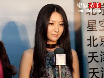 白冰回归和女儿一起生活，女儿长相堪比母亲