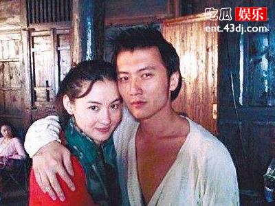 张柏芝发文称三胎儿子出生证被盗? 网友：三胎生父是谢霆锋!