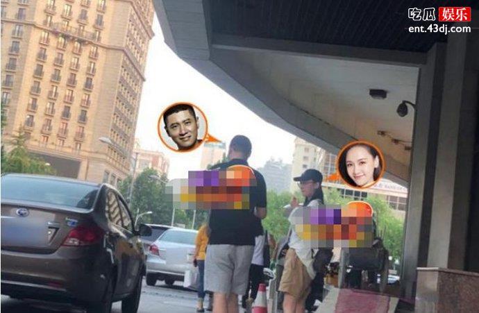 任重孙骁骁同行看话剧