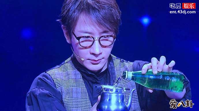 刘谦下跪门事件