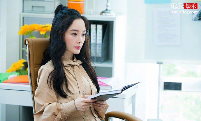 李小璐微博晒照宣传新剧