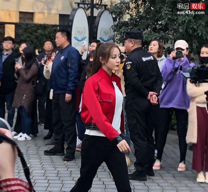 迪丽热巴极限挑战路透照
