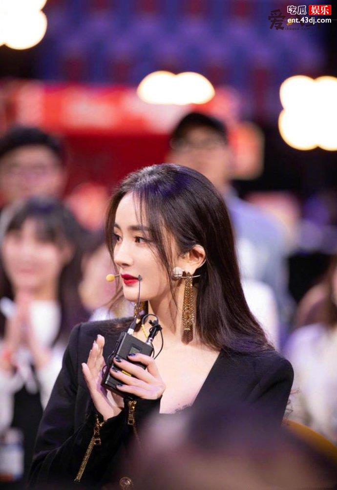 杨幂称清醒的人都是在努力活着的人