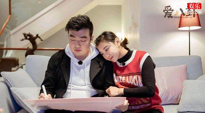 何雯娜老公梁超前妻是谁