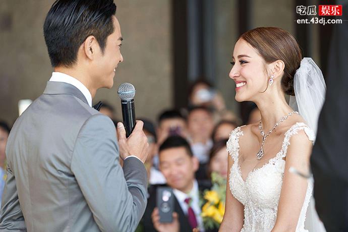 郑嘉颖与小22岁妻子陈凯琳结婚