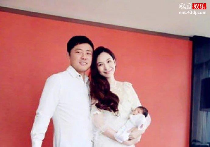 吴佩慈与男友纪晓波未婚