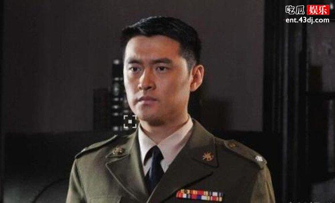 图为任柯诺军装剧照