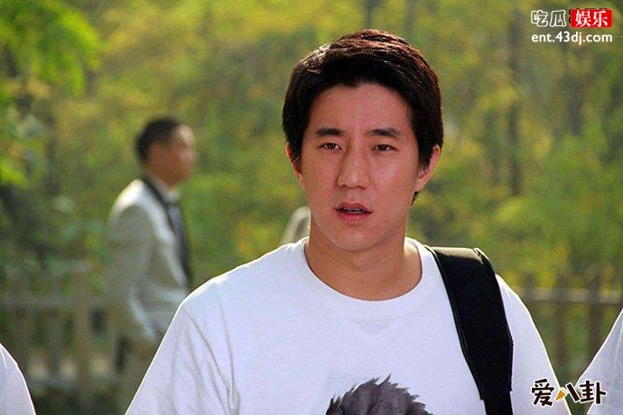 房祖名成龙父子关系究竟如何
