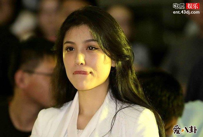 神情落寞与刘翔二婚幸福成反比
