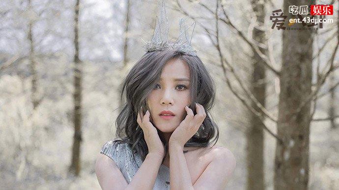 李佳薇资料