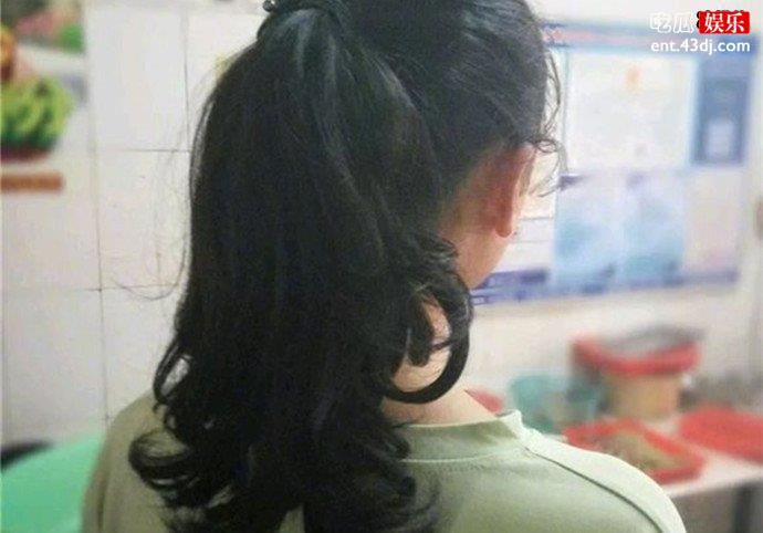 小雯天生自然卷卷发