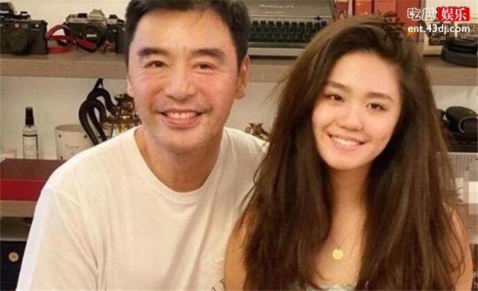 钟镇涛与女儿钟嘉晴